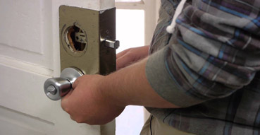 Broken Commercial Lock Repair